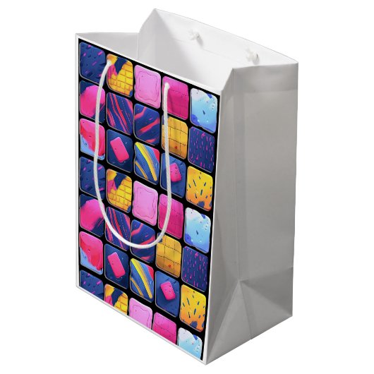 Abstraktes Farbenmuster Mittlere Geschenktüte (Rückseite Schrägansicht)