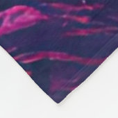 "Abstraktes fließendes Wasser in Lila und rosa" Fleecedecke (Ecke)