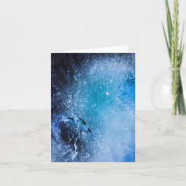 Abstraktes Foto aus dunkelblauem Eis Karte