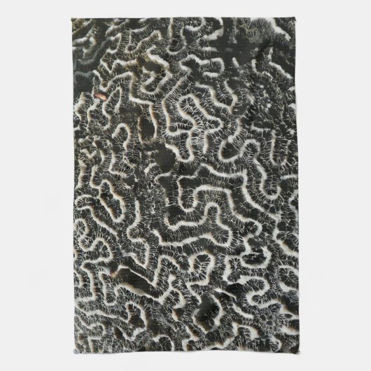 Abstraktes Foto der Schwarzen und Weißen Koralle I Geschirrtuch (Vertikal)