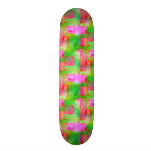 Abstraktes gemaltes Gelb des Sonnenlichts, rosa Skateboard