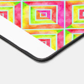 Abstraktes geometrisches Magenta- und Chartreuse-M Schreibtischunterlage (Ecke)