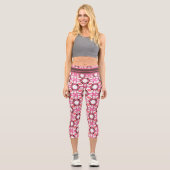 Abstraktes geometrisches Muster des rosa weißen Kr Capri Leggings (Vorderseite)