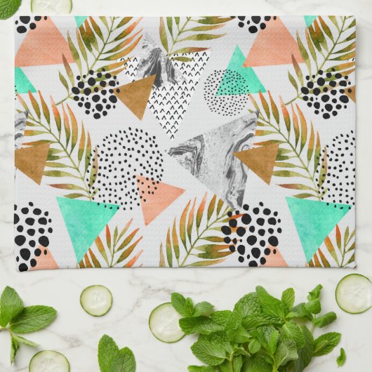 Abstraktes geometrisches Muster Handtuch (Gefaltet)