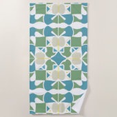 Abstraktes geometrisches Muster in grün und blau Strandtuch (Vorderseite)