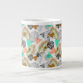 Abstraktes geometrisches Tropenleaf-Muster Jumbo-Tasse (Vorderseite)