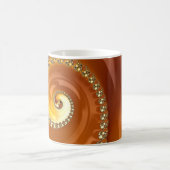 Abstraktes Gold Orange Gradient Spiral Fraktal Kaffeetasse (Mittel)