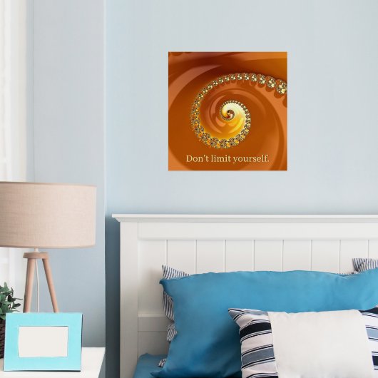 Abstraktes Gold Orange Spiral Fraktal mit Zitat Foliendrucke (In Situ (Schlafzimmer))