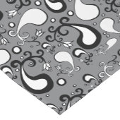 Abstraktes graues und weißes Tulip Paisley-Muster Kurzer Tischläufer (Ecke)