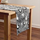 Abstraktes graues und weißes Tulip Paisley-Muster Kurzer Tischläufer (Beispiel)