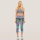 Abstraktes grün und Lila Wavy Mosaik Retro Capri Leggings (Vorderseite)
