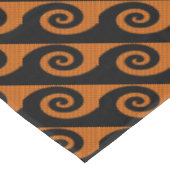 Abstraktes Halloween-Tablett aus Schwarz und Orang Tischdecke (Schrägansicht)