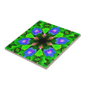 abstraktes himmlisches Blau auf grüner Kachel (Seite)