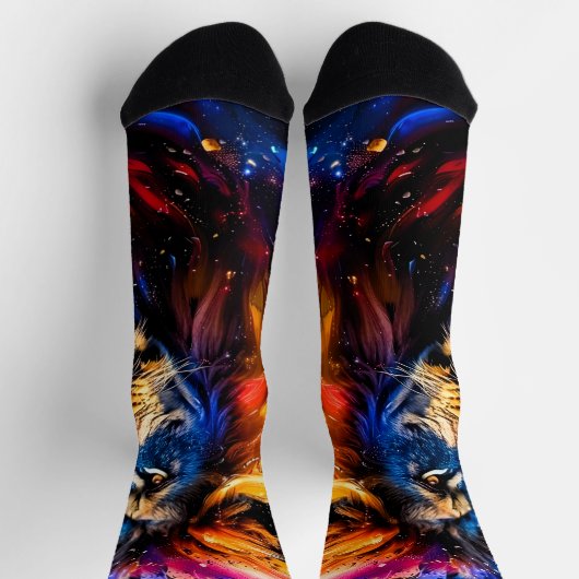 Abstraktes kosmische Tierwelt-Löwenporträt Socken (Oben)