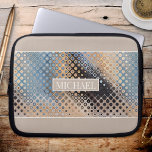Abstraktes Kunstglas Dots Tech Design Laptop-Sieb Laptopschutzhülle<br><div class="desc">Ein modernes Design-Laptop-Mantel mit abstrakten Glasmustern in Blau,  Grau und Beige. Der obere und untere Bereich sind optional,  der Text und der Text Hintergrund.</div>