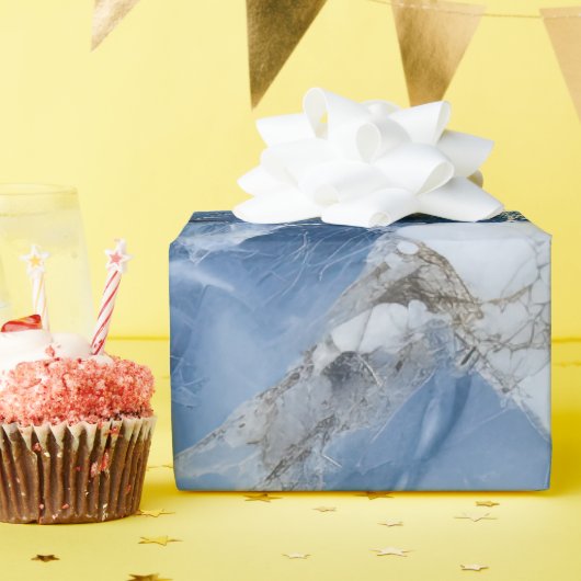 abstraktes Küstenmuster aus blauem Marmor Geschenkpapier (Geburtstagsparty)