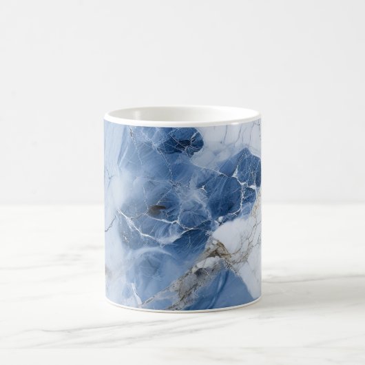 abstraktes Küstenmuster aus blauem Marmor Kaffeetasse (Mittel)