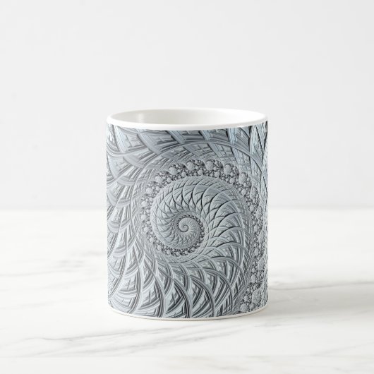 Abstraktes Light Gray Spiral Fraktal Kaffeetasse (Mittel)