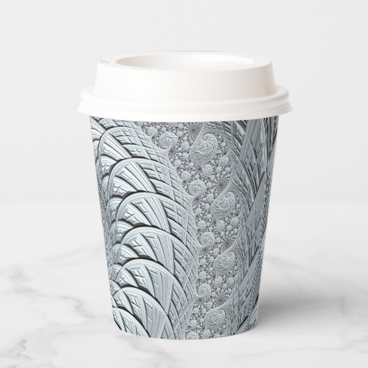 Abstraktes Light Gray Spiral Fraktal Pappbecher (Rückseite)
