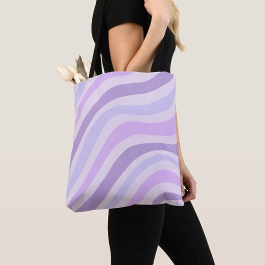Abstraktes Lila blaues Groovy Stripe Liquid Muster Tasche (Von Nahem)