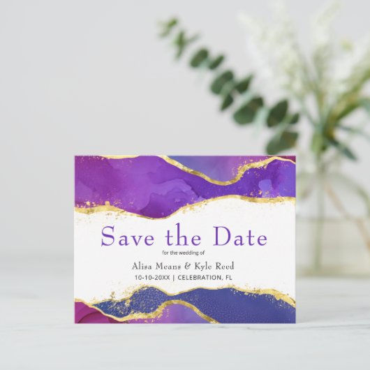 Abstraktes Lila Fuchsia-Gold Save the Date Ankündigungspostkarte (Stehend Vorderseite)