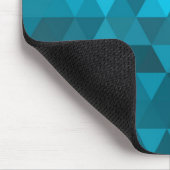 abstraktes Low-Polster mit blauem Dreieck Mousepad (Ecke)