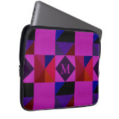 Abstraktes Magenta geometrisches Muster Monogramm Laptopschutzhülle (Vorne Rechts)