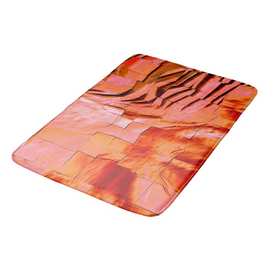 Abstraktes Mosaik, leicht geschnitzt und Perllachs Badematte (Schrägansicht)