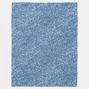 Abstraktes Muster 140523 - Weiß auf Shibori Blue Fleecedecke