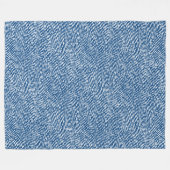 Abstraktes Muster 140523 - Weiß auf Shibori Blue Fleecedecke (Vorderseite (Horizontal))