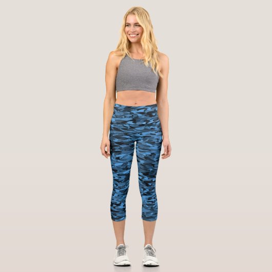 Abstraktes Muster Blau Capri Leggings (Vorderseite)