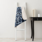 Abstraktes Muster der Navy Blue Nature Sherpadecke (Beispiel)