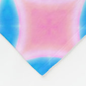 Abstraktes Muster der rosa und blauen Quadrate Fleecedecke (Ecke)