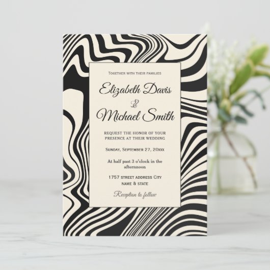 Abstraktes Muster hinter schwarzem Swirn Einladung (Stehend Vorderseite)