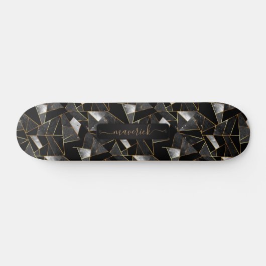 Abstraktes Muster in Grau, Schwarz und Gold Skateboard (Horizontal)