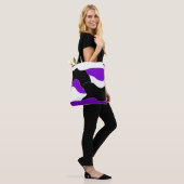 Abstraktes Muster - lila Tasche (Am Model)