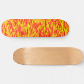 Abstraktes Muster Orange Red Gelb Skateboard (Horizontal)