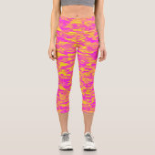 Abstraktes Muster Rosa Gelborange Capri Leggings (Vorderseite)