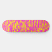 Abstraktes Muster Rosa Gelborange Skateboard (Horizontal)