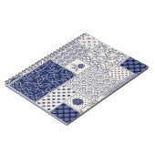 Abstraktes, nahtlos zartes Patchwork-Muster, dunke Notizblock (Linke Seite)