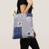 Abstraktes, nahtlos zartes Patchwork-Muster, dunke Tasche (Von Nahem)