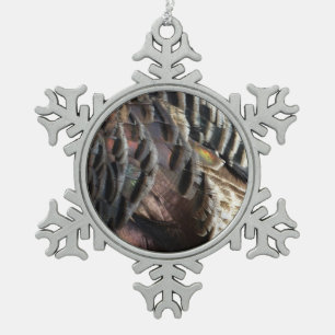 Abstraktes Naturdesign mit Wildtruthahnfedern Schneeflocken Zinn-Ornament