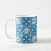 Abstraktes offenes Blumenmuster in Hellblau Kaffeetasse (Links)