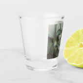 Abstraktes Olive Sage Green Grau Fraktal Art Fanta Schnapsglas (Links)