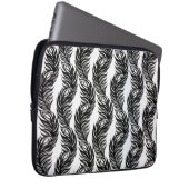 Abstraktes Pfauenfedermuster in Schwarzweiß Laptopschutzhülle (Vorne Rechts)
