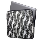 Abstraktes Pfauenfedermuster in Schwarzweiß Laptopschutzhülle (Vorderseite Links)
