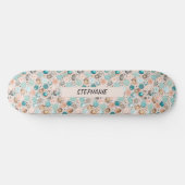 Abstraktes Punktmuster in Türkis, Rosa Skateboard (Horizontal)