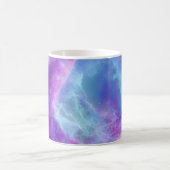 Abstraktes Rendering durch den kosmischen Weltraum Kaffeetasse (Mittel)