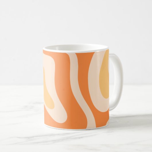 Abstraktes Retro-Flüssig-Muster in weichem Orange Kaffeetasse (VorderseiteRechts)