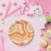 Abstraktes Retro-Flüssig-Muster in weichem Orange Pappteller (Party)